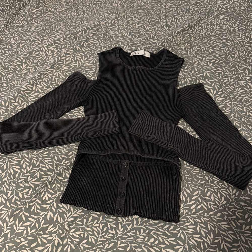 ZARA Ribbed Knit Cold Shoulder Cutout SMALL Top Black Long Sleeve Mid Drift Edge